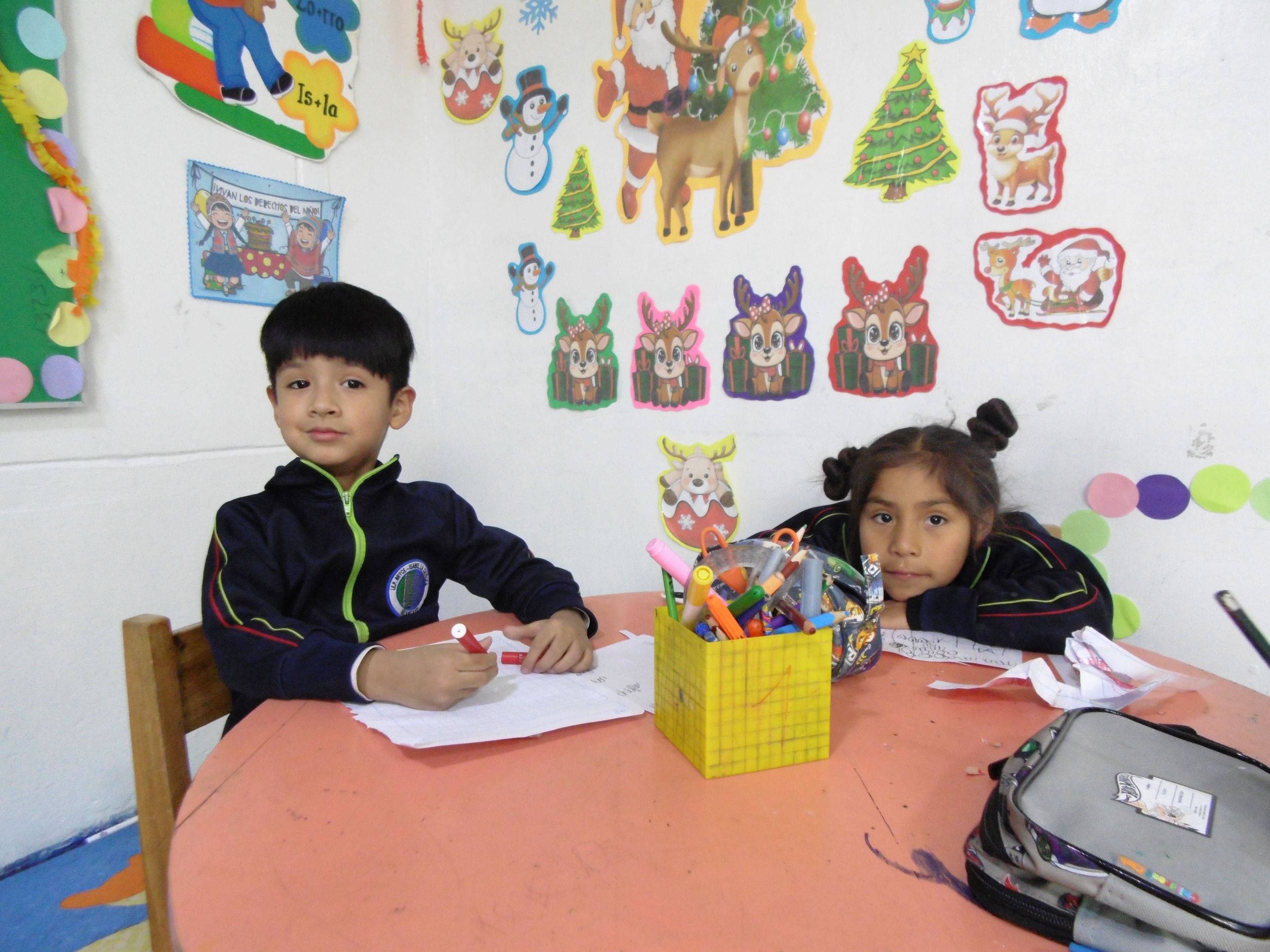 Niños aprendiendo matemáticas